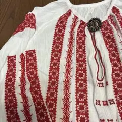 フォークダンス　ブラウス　ルーマニア風刺繍　東欧刺繍　楊柳　長袖　美品