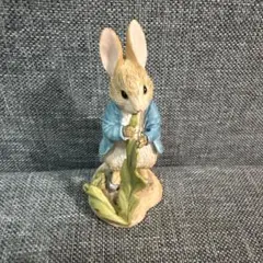 ♡レタスを食べるピーターラビット フィギュリン 置物 ボーダーファインアーツ
