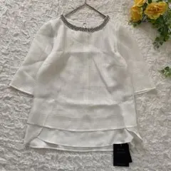 新品　JUSGLITTY ビジュー付きブラウス　カットソー　白