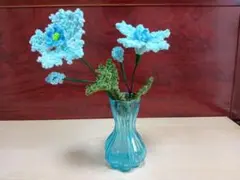 ブルーの花　 モールをレースのように作っています。