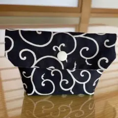 唐草模様　マチあり小物入れ　ネイビー