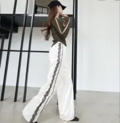 【完売商品】Glam Lipsレース ラインTRACK-PANTS（WH）