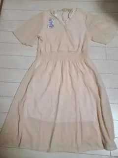 ベージュ 半袖 ロングワンピース
