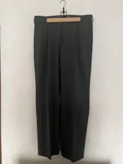 ユニクロ タックワイドパンツ