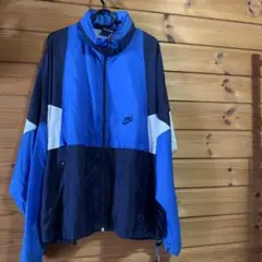 NIKEのウィンドブレーカー（L）