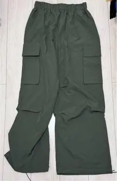 オリーブグリーン カーゴパンツ