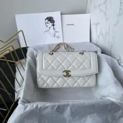 CHANEL ホワイト ショルダーバッグ