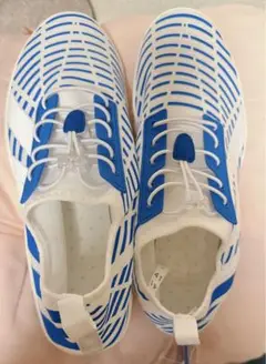 Item thumbnail for item 1bfe71f9-3570-4c8c-bcb1-696c29b8921f