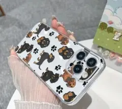 新品　iPhone13対応 スマホケース ダックスフント柄 クリアケース