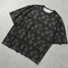 未使用 フローラル柄 オーバーサイズTシャツ Мブラック系 定価 2,750円