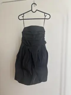 ♡美品♡FRAY I.D・フレイアイディ・ストラップレス黒ドレス・フリル付き