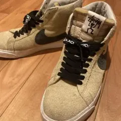 Stüssy × Nike SB ベージュ ハイカットスニーカー