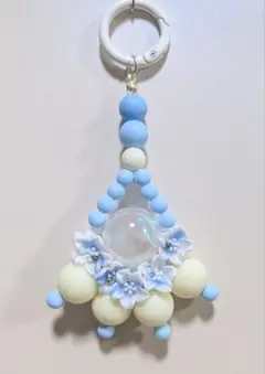 青と白の花デザイン携帯ストラップ
