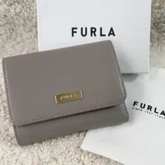 未使用♡ FURLA フルラ 三つ折り財布 金プレート