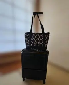 Item thumbnail for item b5352d33-c1c2-4031-96af-35a6d28962dc