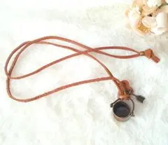 SALE ★ ハンドメイドかわいい♪ 真鍮 革ひも バケツネックレス