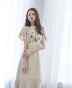 【美品】EmiriaWizエミリアウィズ ヘムフリルフラワーワンピース 花柄