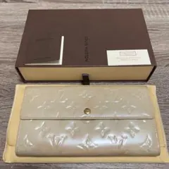 ルイヴィトン ヴェルニ ポルトフォイユ・サラ 長財布 パテントレザー