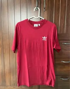 adidas 赤 Tシャツ