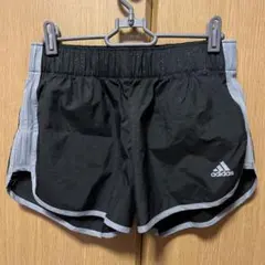 adidas 通気性ショートパンツ 黒/グレー