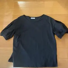 ブラック パフスリーブ トップス