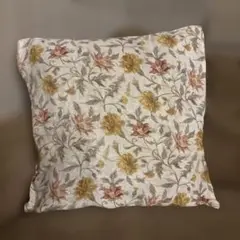 zara home 花柄リネンクッションカバー