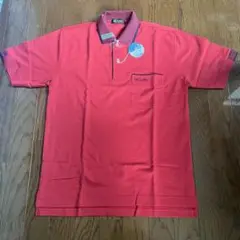赤いポロシャツ ポケット付き
