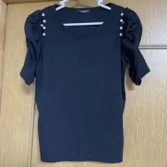 肩出し パールボタン付き 黒パフスリーブ カットソー