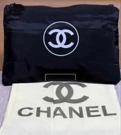 とても綺麗なCHANEL ノベルティブラック ナイロンポーチ