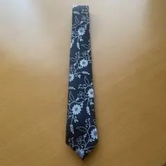 デイジー柄　ネクタイ