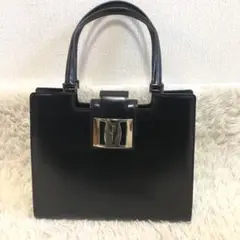 極美品✨サルヴァトーレフェラガモ✨ ヴァラリボン ハンドバッグ ロゴ レザー