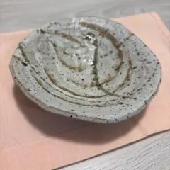 陶器製スワール模様平皿 約16cm