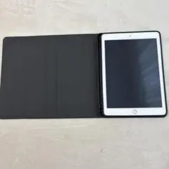 iPad第5世代、カバー付き