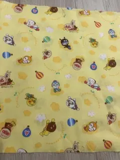 アンパンマン　生地　ハギレ　黄色