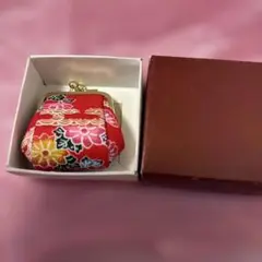 花柄赤色がま口小銭入れ（箱入り）