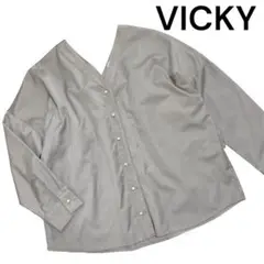美品✨VICKYビッキー　ノーカラー　長袖ブラウス　パールボタン　ゆったりM