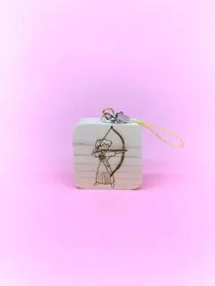 送料無料　名入れ無料　　ヒノキで作った部活キーホルダー　「弓道」