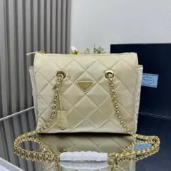 PRADA クリーム キルティング ショルダーバッグ