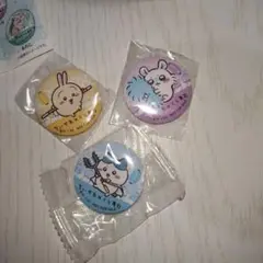 ちいかわ　くら寿司　コラボ缶　バッチ3種　ハチワレ　うさぎ　モモンガ