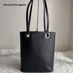 ✨美品✨ SalvatoreFerragamo ガンチーニ トートバッグ 黒