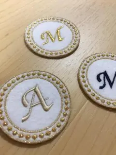 オシャレな丸枠　イニシャルワッペン