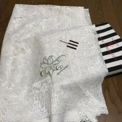 テーブルクロス　Valentino Garavani 刺繍入りレース　ホワイト