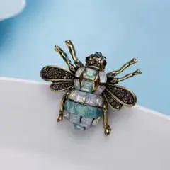 ブローチ　蜜蜂　アンティーク風　ヴィンテージ風　ミツバチ　みつばち　ピン