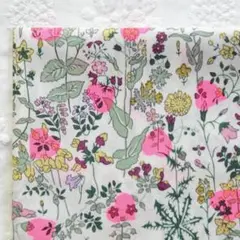ベッツィ　ネオンハートプリント　輸入リバティタナローン　30cm×50cm