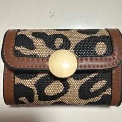 レオパード柄三つ折り財布