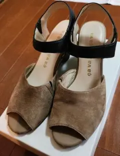 サヴァサヴァ ベージュ靴　黒 オープントゥ サンダル