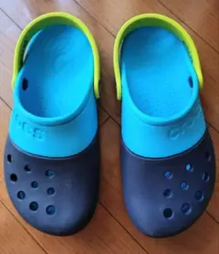 CROCS　キッズ　サンダル　20　J2