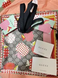 グッチ バンダナ
