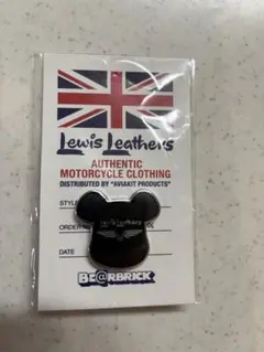 ルイスレザー ピンバッジ BE@RBRICK×LewisLeathers BE@RBRICK × Lewis Leathers】 これこそ最上級アイテム | SKANDA