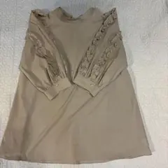 フリルリボン付きベージュチュニック